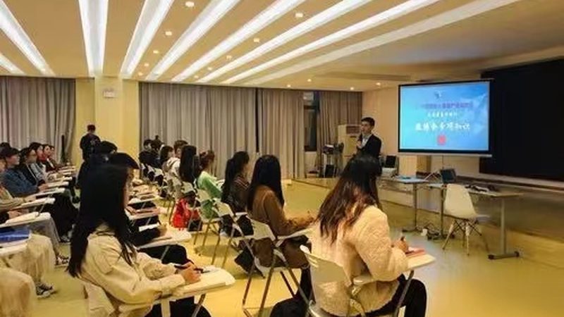 成人教育之路：自考与成考，适合哪类人群？**