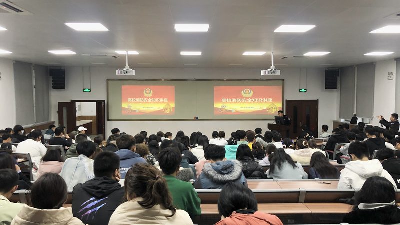 在了解自身需求的基础上，还需要关注专业的前景。可以从以下几个方面进行考察：
