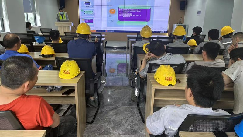内训师选拔：如何把握关键能力，打造高效团队**